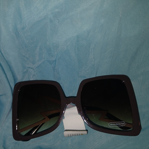 Sunglasses - Picture 1 of 3